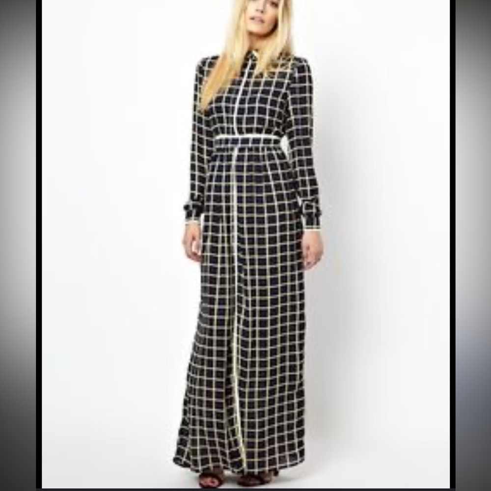 Jovonnista Navy Blue and White Checkered Long Sleeve Maxi Dress